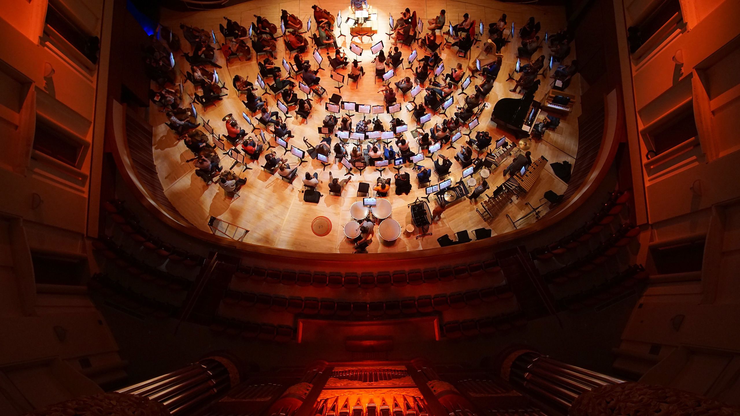 birds-eye view of Emory University Symphony Orchestra