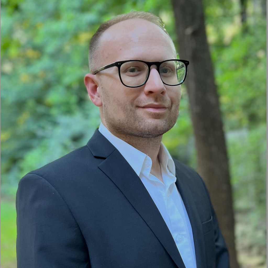 Peter Sentz Headshot